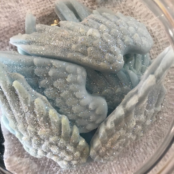 Pastel Iridescent Blue Angel Wing Wax Melts - Picture 3 of 7